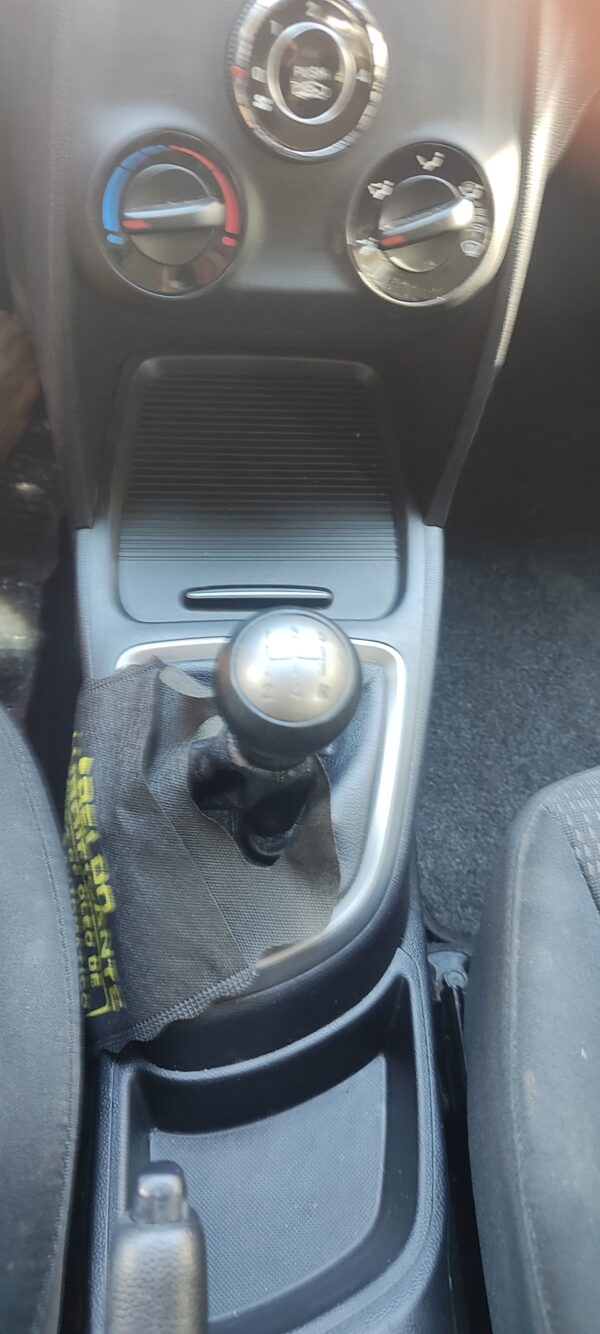 HYUNDAI HB20 - Image 3