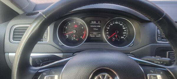 VW JETTA - Image 11