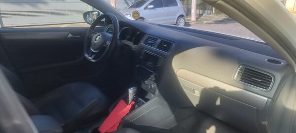 VW JETTA - Image 9
